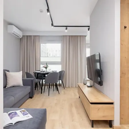 Beautiful In With Garden, Air Conditioning, Parking And Desk By Renters Prestige Krakow