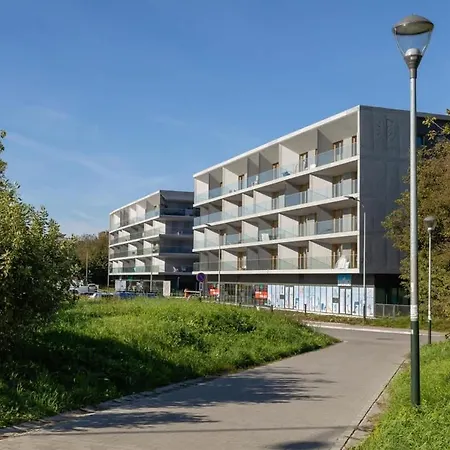 Apartment Beautiful In With Garden, Air Conditioning, Parking And Desk By Renters Prestige Krakow