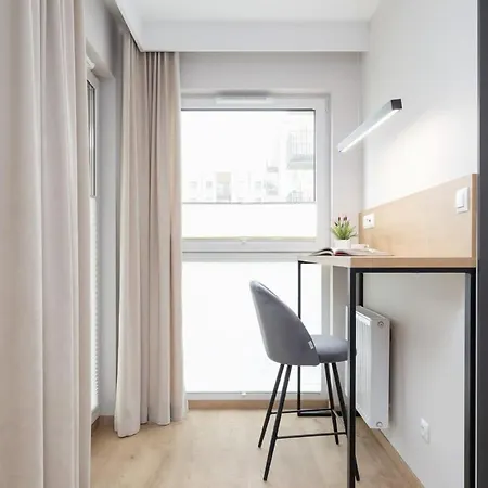 Beautiful In With Garden, Air Conditioning, Parking And Desk By Renters Prestige Krakow