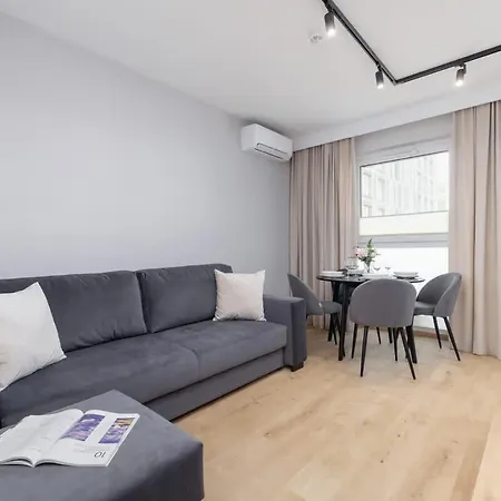 Beautiful In With Garden, Air Conditioning, Parking And Desk By Renters Prestige Krakow