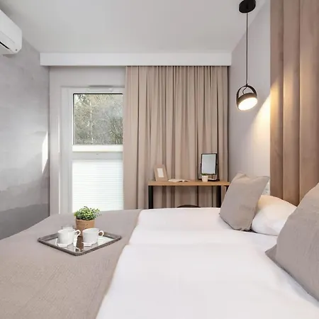 Apartment Beautiful In With Garden, Air Conditioning, Parking And Desk By Renters Prestige